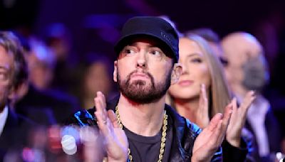 Eminem s'en prend à P. Diddy et Alec Baldwin dans son nouvel album