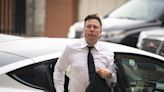 Musk Urged Bankers to Slow Twitter Deal on War Risk, Lawyer Says