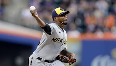 Orioles bring back Julio Teheran on minor league deal