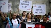 Rassemblement en hommage à une femme transgenre tuée à Paris