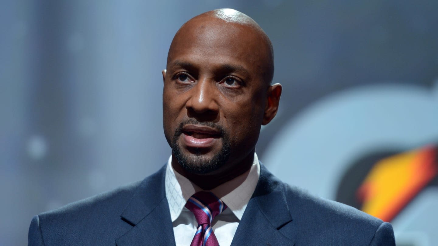 Alonzo Mourning's 'Welcome-To-The-NBA-Moment Came Courtesy Of Michael Jordan