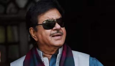 Actor Shatrughan Sinha hospitalised, son Luv Sinha says, ‘Dad had viral fever and weakness’