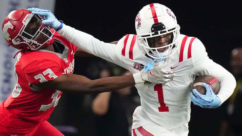 Duncanville five-star wide receiver Dakorien Moore commits to Oregon