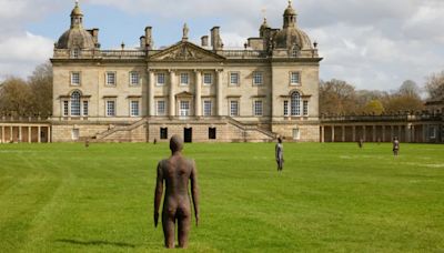 Antony Gormley's Time Horizon – a 'judgmental army' of 100 cast-iron men