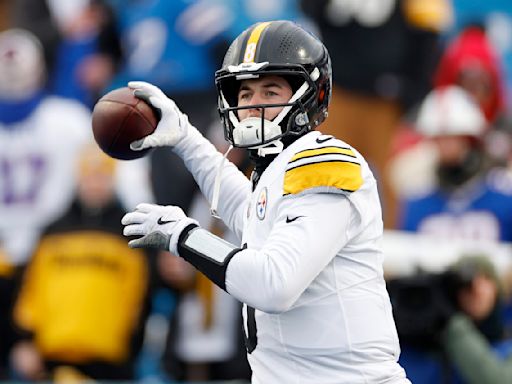 Kenny Pickett’s QB coach defends his issues with the Steelers