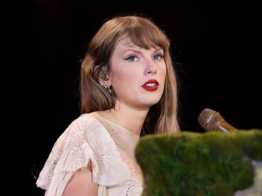 Taylor Swift shares draft of song My Boy Only Breaks His Favorite Toys