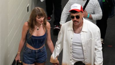 Taylor Swift aparece en el estadio para atestiguar triunfo de Kelce y Chiefs sobre Ravens