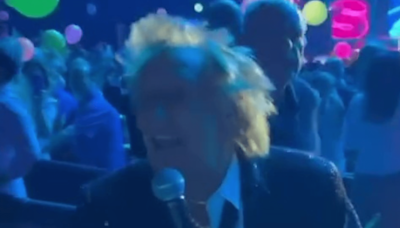 Moment Rod Stewart shocks BBC star with stage share stunt & is branded 'legend'