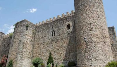 El castillo de la ‘Triste Condesa’: la fortaleza del siglo XIV que ahora es museo y una de las más impresionantes de Ávila