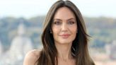 Saltan las alarmas tras estas fotos de Angelina Jolie con un hombre: ¿tiene nuevo novio?
