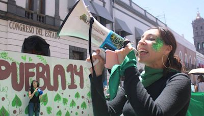 ¡Es oficial! Despenalizan el aborto en Puebla entre jaloneos de manifestantes