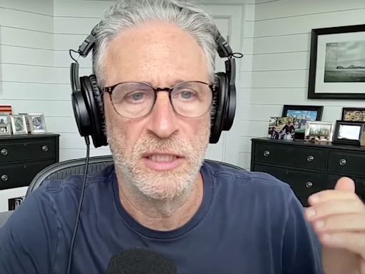 Jon Stewart Calls Out NBC & CNN, Saying They “Refuse To Allow Their Reporters To Come On” His Podcast