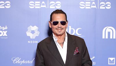 Johnny Depp not official with Yulia Vlasova