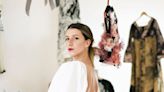 Clara Pinto: la diseñadora argentina que se hizo pasar por cocinera para pagar las cuentas en Londres y hoy revoluciona la moda
