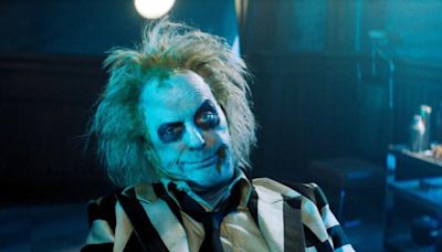 'Beetlejuice Beetlejuice' revive la pasión por el clásico de los ochentas: 'Un divertido y grotesco tributo a la original'