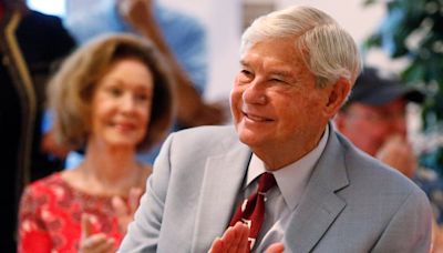 U.S. Senate unanimously passes resolution honoring late Florida Gov. Bob Graham