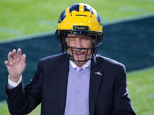 Who Did Lee Corso Pick Today? Week 2 College GameDay Headgear Choice