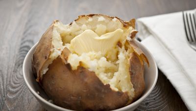 How To Make a Baked Potato in an Air Fryer So It’s Perfectly Crispy and Fluffy: No Soaking Needed