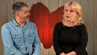 Un soltero de 'First dates' estalla por la apretada agenda de su cita: 'Te la voy a romper'