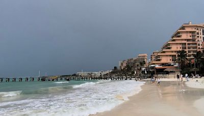 Poco a poco, Cancún regresa a la normalidad tras impacto de "Beryl"