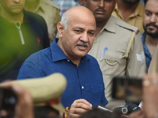 Delhi excise policy case: SC agrees to hear Manish Sisodia’s bail pleas; seeks replies from CBI, ED