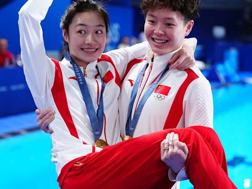 China claim sixth straight Olympic women's 3m synchro diving gold