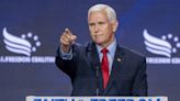 Pence dice que Trump estaba rodeado de "chiflados" tras las elecciones de 2020