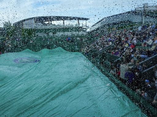 Third-round play at Wimbledon gets underway after 2-hour rain delay