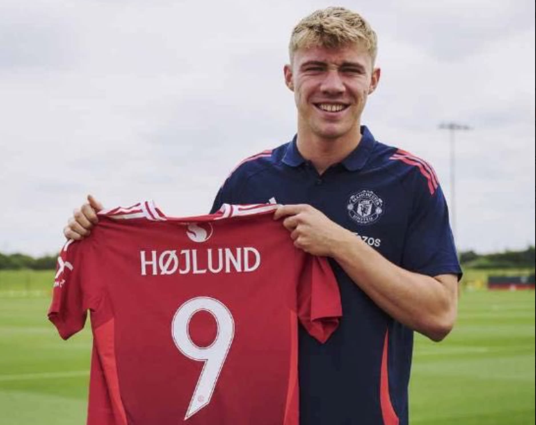 Confirmed: Manchester United Announce New Number 9 Striker