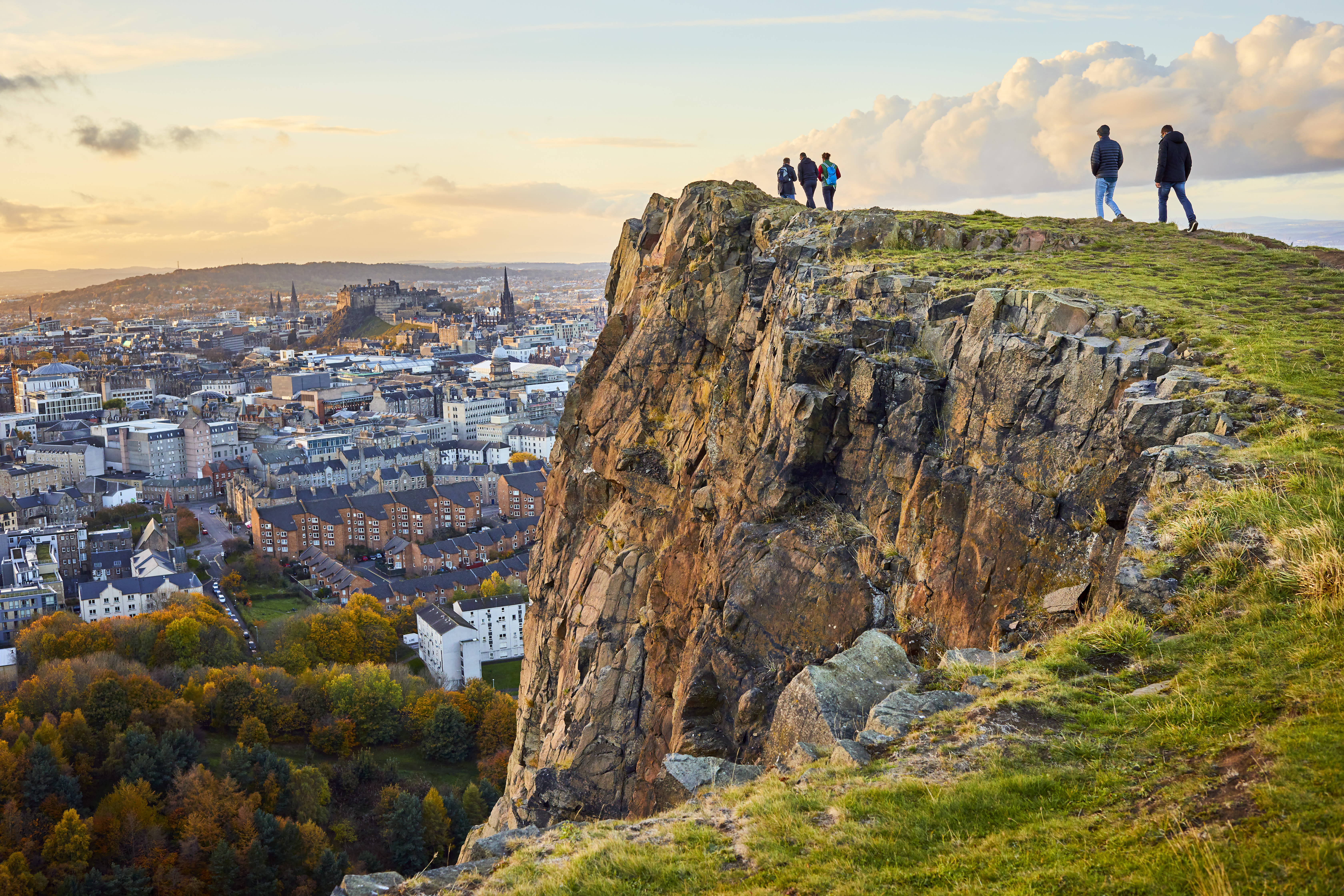 Skyscanner: Scotland has Canadians flocking to Edinburgh in May, a travel hot spot