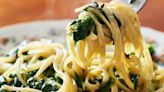 What To Keep In Mind When Adding Fresh Vs Frozen Spinach To Pasta