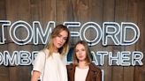 Stella Banderas y Grace Johnson forman equipo junto a su orgullosa hermana en común, Dakota