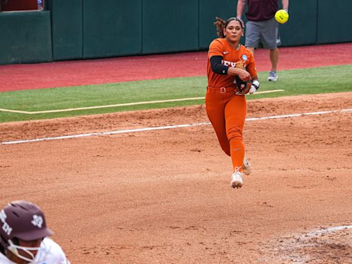 Replay: No. 1 Texas softball beat Texas A&M in game 3, reaches Women’s College World Series