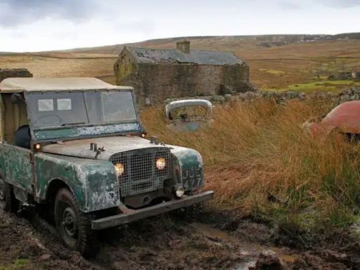 Le tout premier Land Rover de 1948 repart à l'aventure dans le désert !