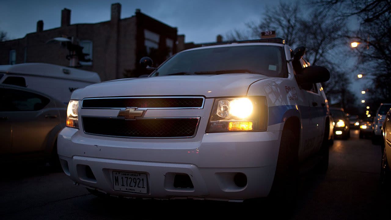 Armed robbers hit 6 businesses overnight on Chicago's Northwest Side