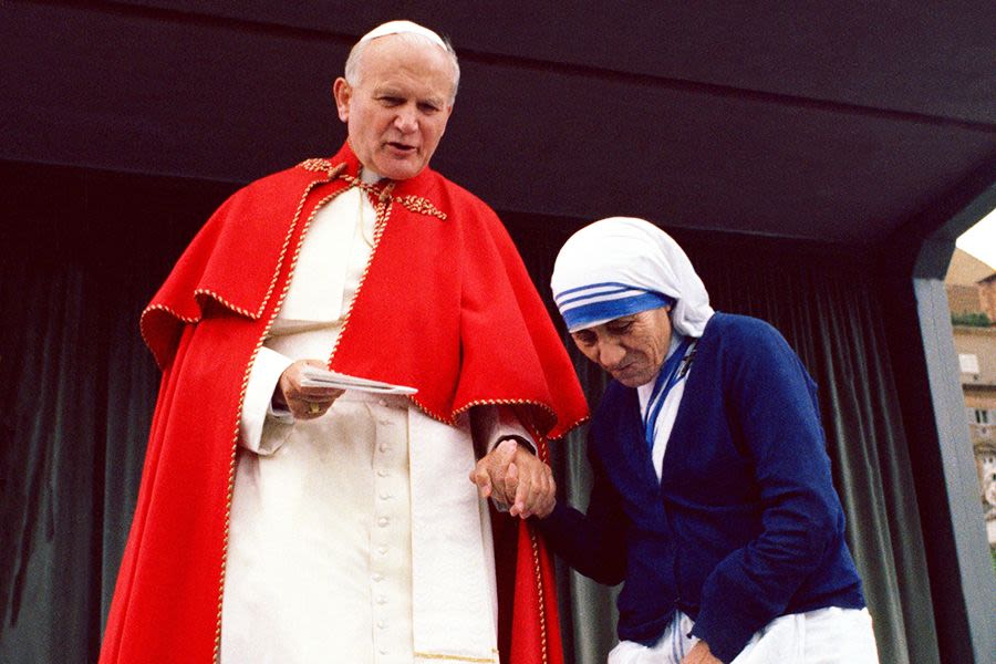 Mother Teresa and St. John Paul II: a look at their holy friendship