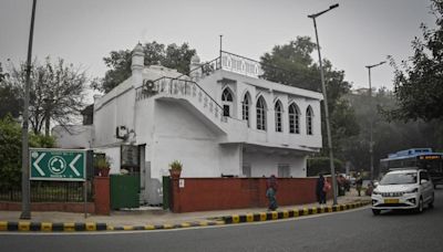 Will consider objections to removal of Sunehri Masjid: NDMC tells HC