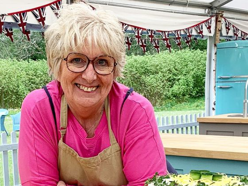 Great British Bake Off contestant Dawn Hollyoak dies