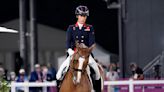 Campeona olímpica de ecuestre Charlotte Dujardin aparece en video dando latigazos a un caballo