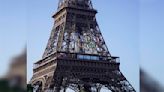 La Torre Eiffel exhibe los 5 aros olímpicos