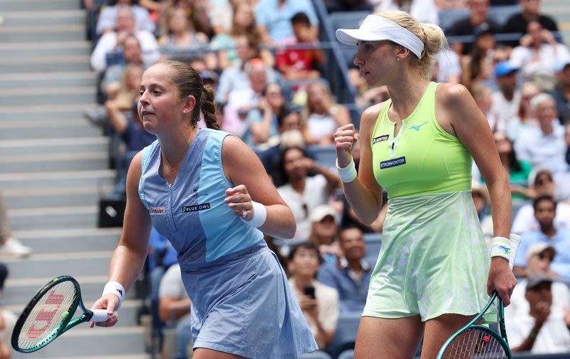 Tennis-Ostapenko and Kichenok win U.S. Open women’s doubles title