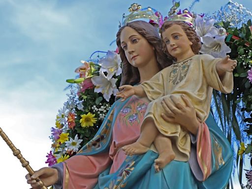 La Nación / María Auxiliadora congrega a sus fieles para una nueva fiesta