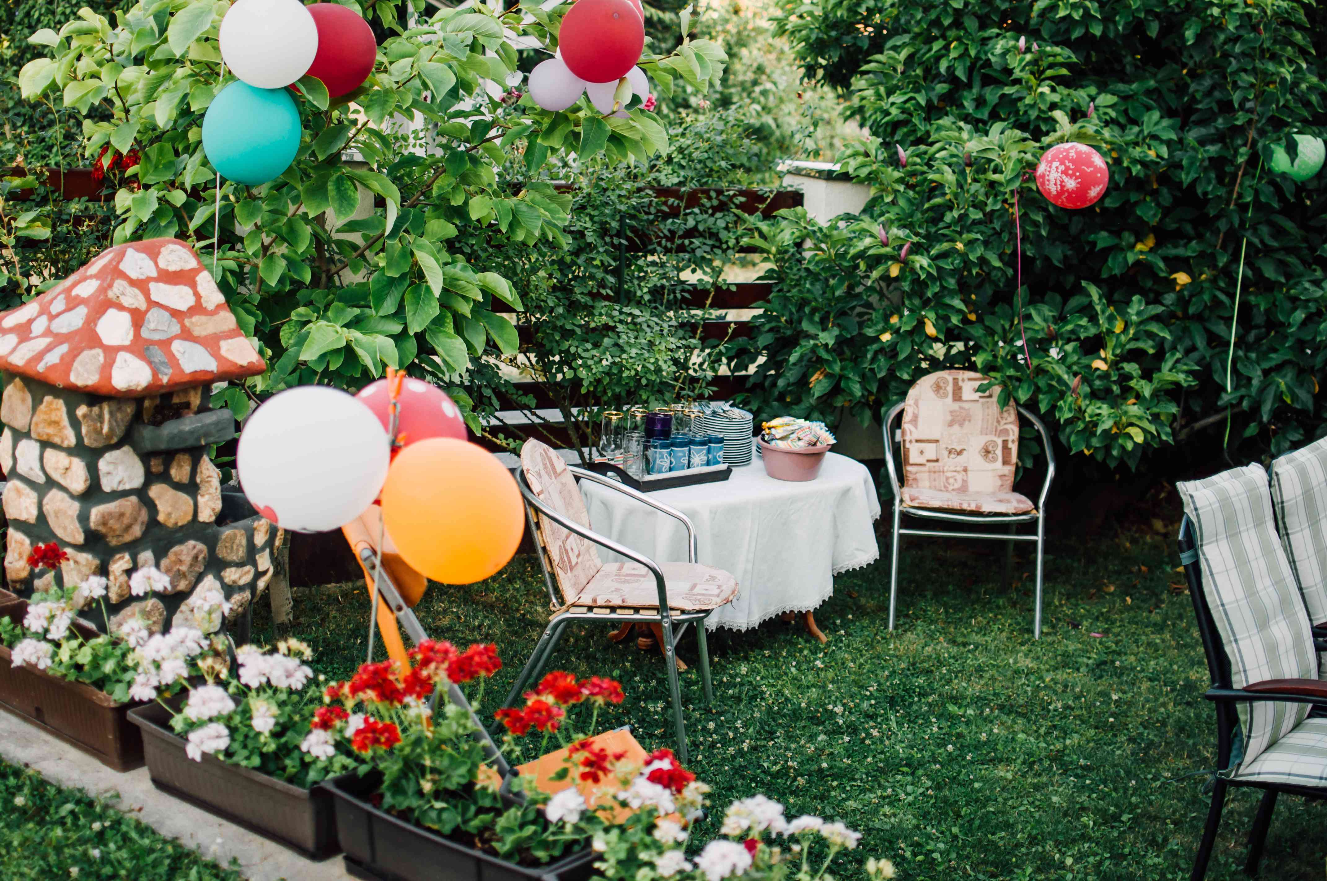 7 Summer Birthday Party Ideas for Adults (So You Can Feel Like a Kid Again)