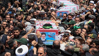 Presidente do Irã: Milhares se despedem de Ebrahim Raisi no último dia de seu funeral