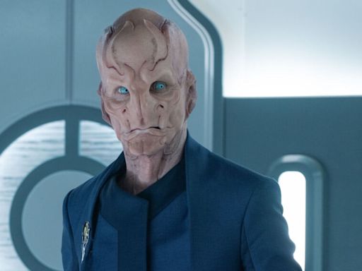 'Star Trek: Discovery': Doug Jones Reveals What You Didn't Hear in Final Saru & Burnham Moment