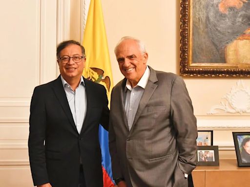 Presidente Petro y Ernesto Samper critican la instalación de alambre de púas en el Darién