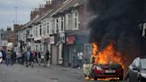 No ceden en Gran Bretaña las violentas manifestaciones antiinmigración tras el triple asesinato en Southport