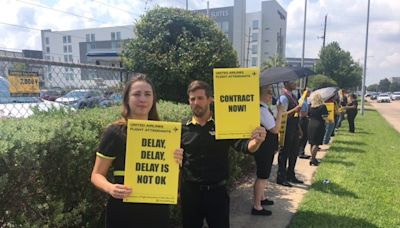 Houston flight attendants hit the streets to demand a long-awaited contract | Houston Public Media