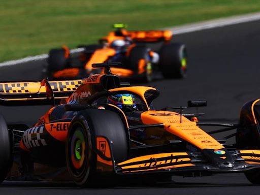 Piastri gana su primera carrera en la F1 con polémico doblete de McLaren