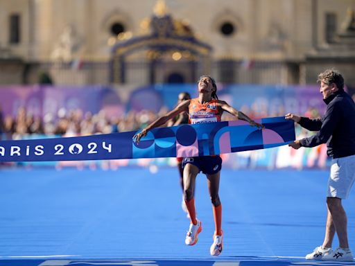 Juegos Olímpicos París 2024: la impactante definición cabeza a cabeza en la final del maratón femenino